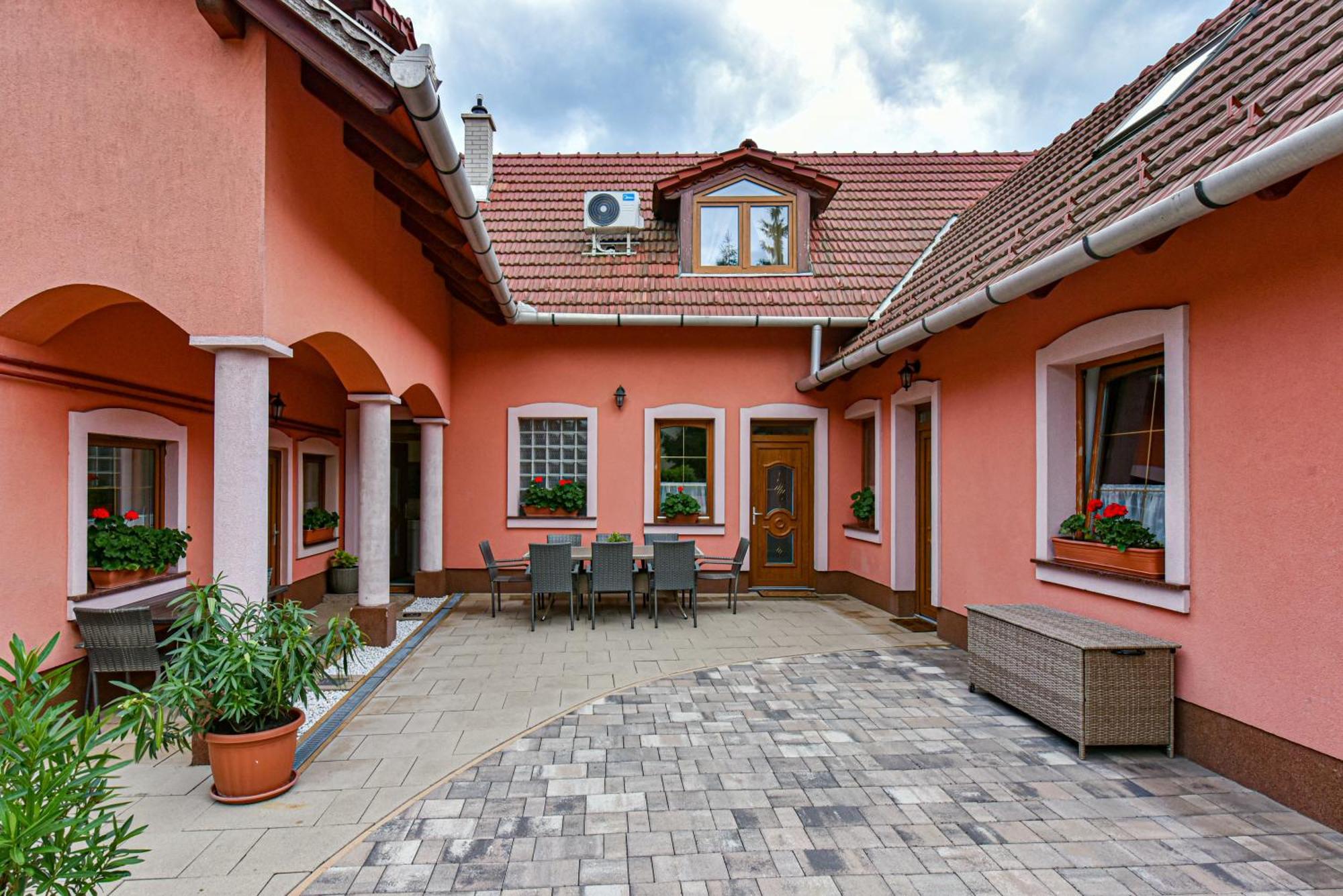 Honfoglalas Vendeghaz Eger Exterior foto