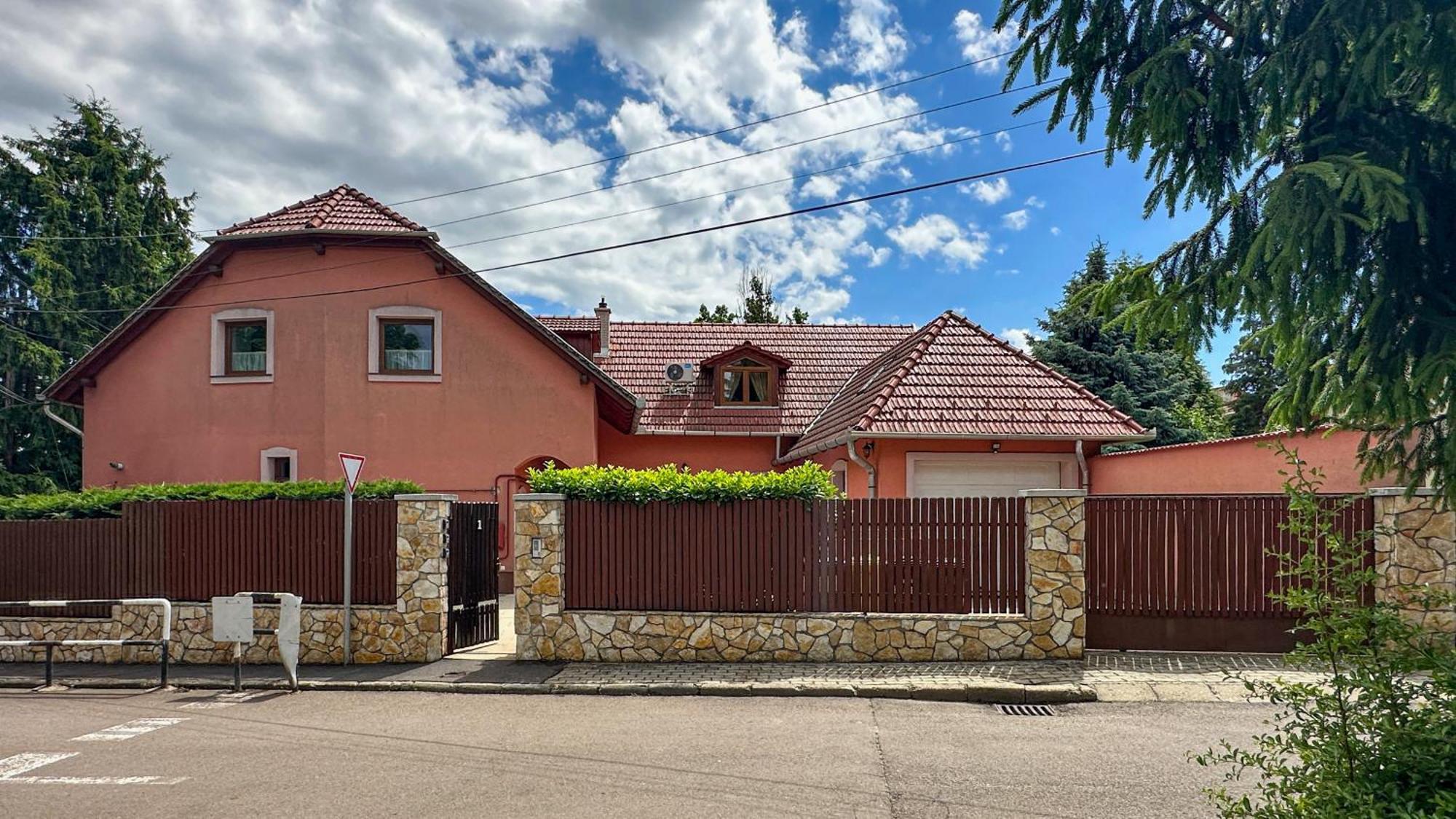 Honfoglalas Vendeghaz Eger Exterior foto