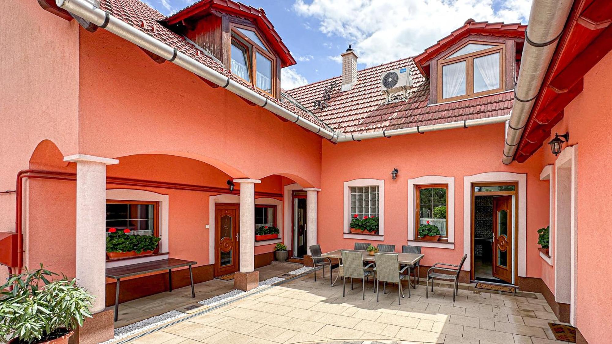 Honfoglalas Vendeghaz Eger Exterior foto
